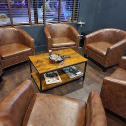 Stogies Cigar Lounge - Indoor seating