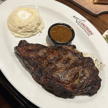 LongHorn Steakhouse - Steakhouses Near Me - Pembroke, Massachusetts