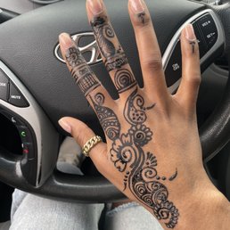 Henna in Black Henna in Black