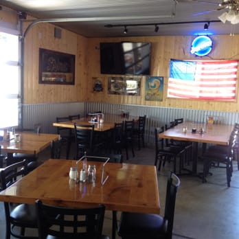 Pizza Barn - Pizza Near Me - Edgewood, New Mexico