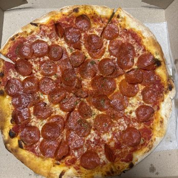 D'Oro Pizza Bar - 14 inch pepperoni pizza - Pizza Near Me - Miami, Florida