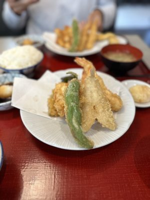 Tendon Tempura Carlos Jr by null
