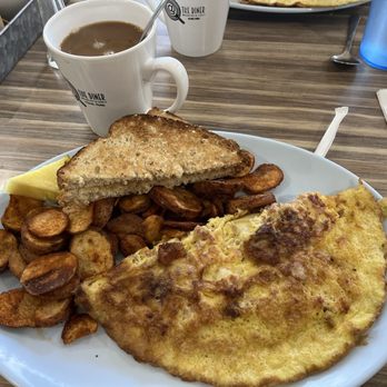 @ The Diner - Meat lovers omelette - Breakfast & Brunch Near Me - Orlando, Florida