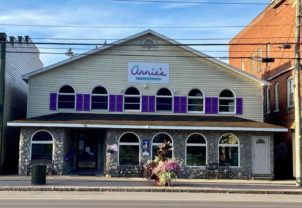 Food from Annie's Sweets & Treats