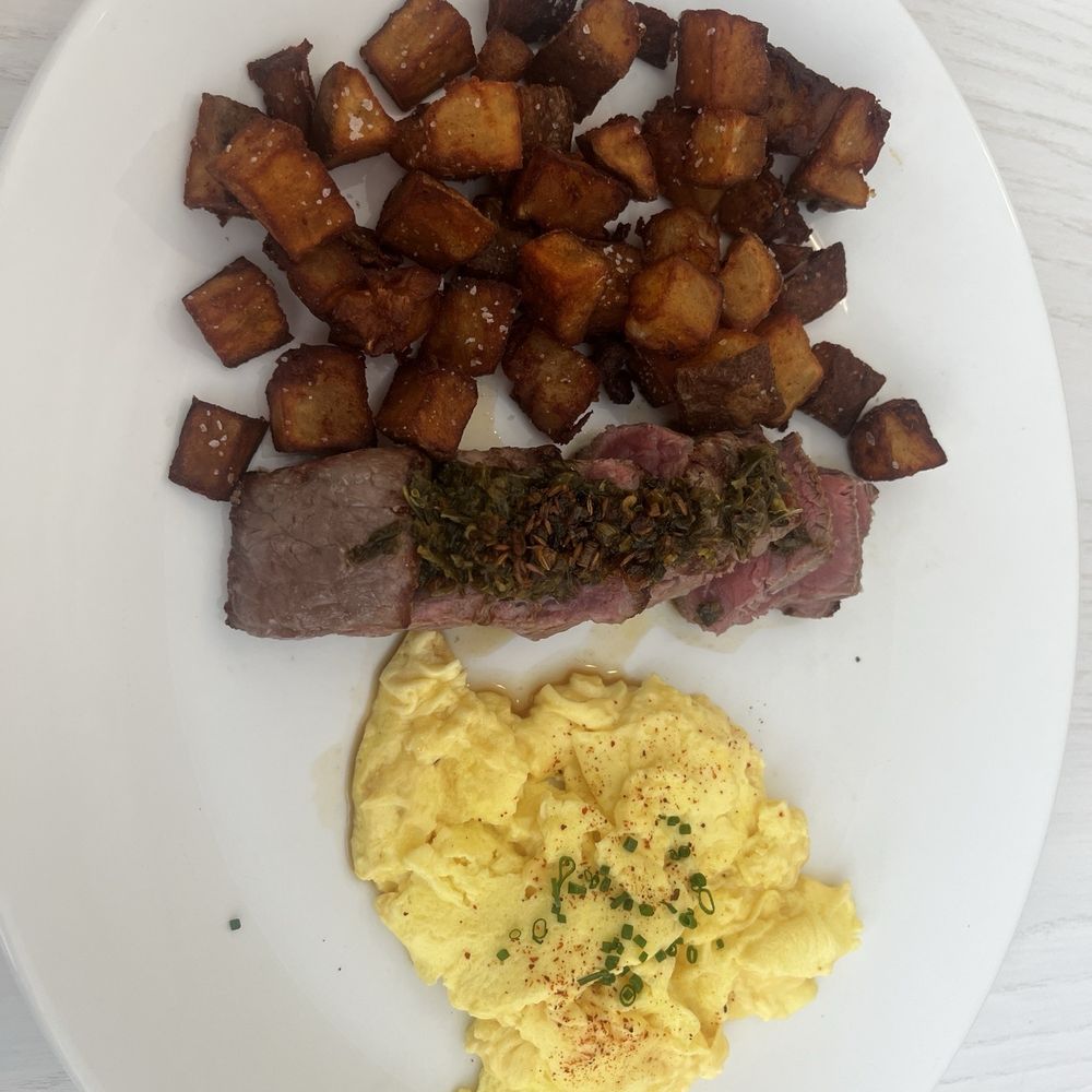 Artis - Steak & eggs (chefs choice of meat) - Wine Bars Near Me - Lakewood, Ohio