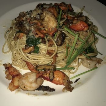 Yard House - New American Near Me - Irving, Texas