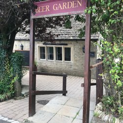 The Catherine Wheel at Bibury - Entrance to the garden