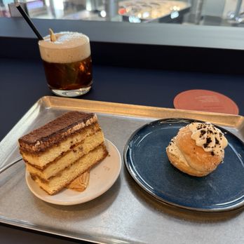Capital One Lounge - Airport Lounges Near Me - Las Vegas, Nevada Capital One Lounge - Airport Lounges Near Me - Las Vegas, Nevada