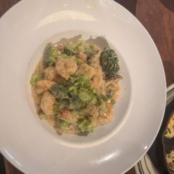 Blackfinn Ameripub - DC - Blacken Blackened Chicken Alfredo over broccoli and added shrimp - Sports Bars Near Me - Washington, DC, District of Columbia Blackfinn Ameripub - DC - Blacken Blackened Chicken Alfredo over broccoli and added shrimp - Sports Bars Near Me - Washington, DC, District of Columbia