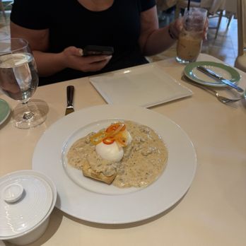 Tableau - Biscuits And Gravy - Breakfast & Brunch Near Me - Las Vegas, Nevada