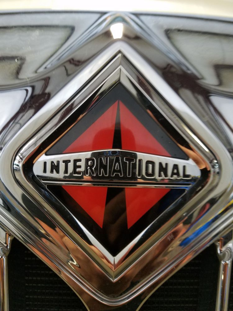 LT DELIVERY Updated July 2024 5034 NW Waukomis Dr, Kansas City