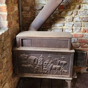 Boone Hall Plantation - Inside one of the enslaved homes - Venues & Event Spaces Near Me - Mount Pleasant, South Carolina