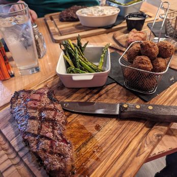 Edgewater Lounge - Sports Bars Near Me - Newport, Washington