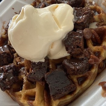 White Rabbit Dessert Experience - The Walking Brownie - Desserts Near Me - Tonawanda, New York