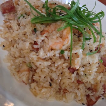 Da Kitchen Maui - Garlic shrimp and pork fried rice!! They aren't skimp on the shrimp!! There's shrimp, bacon, spam and Portuguese sausage..yum!! - Hawaiian Near Me - Kihei, Hawaii Da Kitchen Maui - Garlic shrimp and pork fried rice!! They aren't skimp on the shrimp!! There's shrimp, bacon, spam and Portuguese sausage..yum!! - Hawaiian Near Me - Kihei, Hawaii