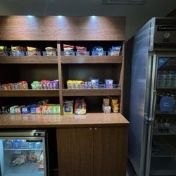 Comfort Suites Carlsbad - Convenience Store