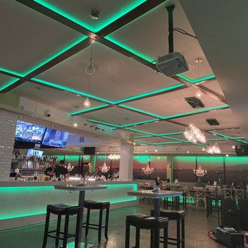 Greenhouse Kitchen + Bar - Inside bar area - Cocktail Bars Near Me - Vienna, Virginia