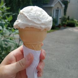 Cassis Gelato et Sorbet Maison - Mini Marshmallow gelato $5.35.