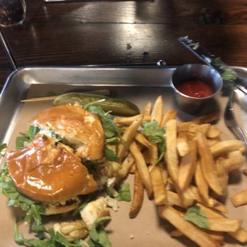 matchbox - Crab cake sandwich - New American Near Me - Washington, DC, District of Columbia