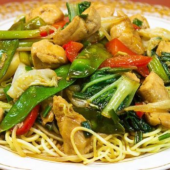 Kpikua Fast Food - a plate of noodles with chicken and vegetables - Tacos Near Me - Newark, New Jersey Kpikua Fast Food - a plate of noodles with chicken and vegetables - Tacos Near Me - Newark, New Jersey