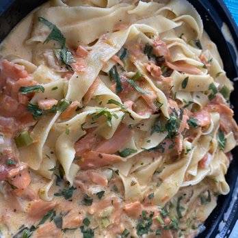 Vagabondo Restobar - Fettuccine al salmone - Italian Near Me - Toronto, Ontario