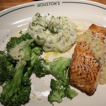 Houston's Restaurant - Salmon - New American Near Me - Irvine, California