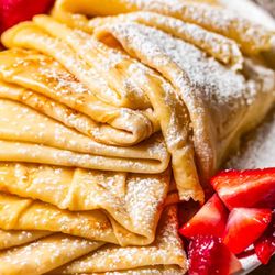 Denali Wild Crepes - Strawberry crepe