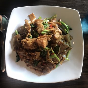 Similan Thai Restaurant - Pad See Ew with tofu - Thai Near Me - Solana Beach, California