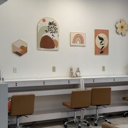 Vip nails & spa - Nail drying bar