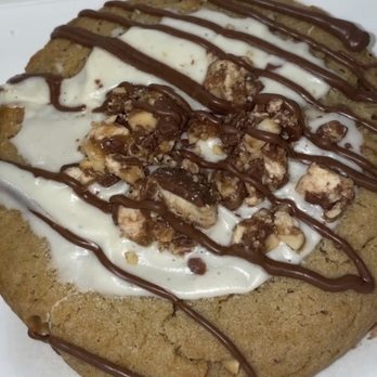 Crumbl - Yale - Bakeries Near Me - Houston, Texas