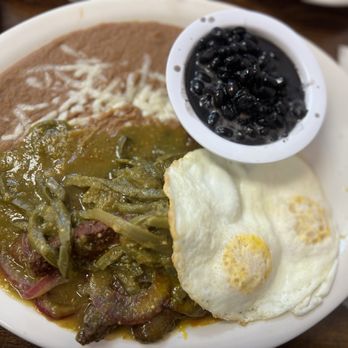 De Oro La Puerta - Nopales con Huevos Plate - Mexican Near Me - Brea, California De Oro La Puerta - Nopales con Huevos Plate - Mexican Near Me - Brea, California