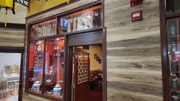 Truong Tien Restaurant by null