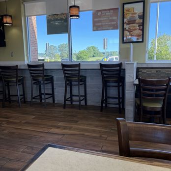 Bojangles' Famous Chicken 'n Biscuits - Fast Food Near Me - Morristown, Tennessee
