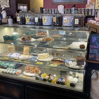 Aromas Coffeehouse & Cafe - Coffee & Tea Near Me - Williamsburg, Virginia Aromas Coffeehouse & Cafe - Coffee & Tea Near Me - Williamsburg, Virginia