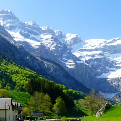 Hôtel Restaurant La Casera - Environnement calme et reposant au pied des Pyrénées