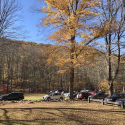 Macedonia Brook State Park - Lots of parking