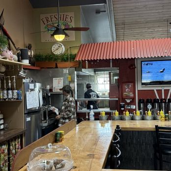 Freshies Maui - Breakfast & Brunch Near Me - Makawao, Hawaii