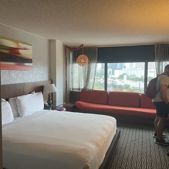 Hotel Derek - Hotels Near Me - Houston, Texas