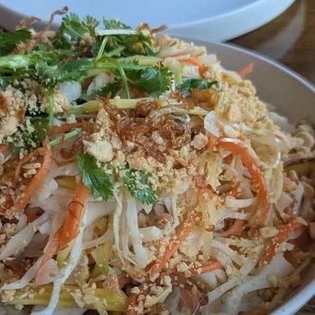 Là Anh - Mango salad with shrimp chips - Vietnamese Near Me - Sault Ste. Marie, Ontario
