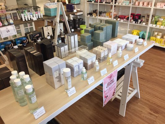 Hallyu Cosmetics by null