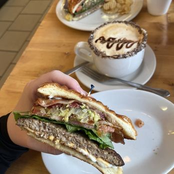 Dulce Mami Cafe - Hamburger - Cafes Near Me - Cicero, Illinois Dulce Mami Cafe - Hamburger - Cafes Near Me - Cicero, Illinois
