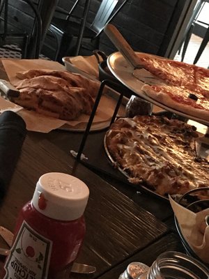 The Pizza Parlor by null