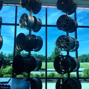 Tire Discounters - Lobby - Tires Near Me - Lexington, Kentucky