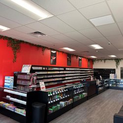 Red Star Vapor & Smoke - Interior - store overview with lounge area