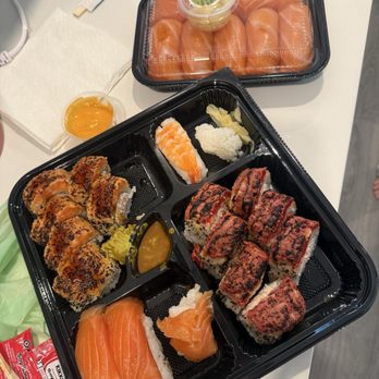Sushi Blue - House combo B 7 Piece Salmon Sushi - Sushi Bars Near Me - Lynnwood, Washington Sushi Blue - House combo B 7 Piece Salmon Sushi - Sushi Bars Near Me - Lynnwood, Washington