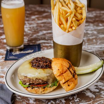 The Splendid - Sports Bars Near Me - New York, New York The Splendid - Sports Bars Near Me - New York, New York