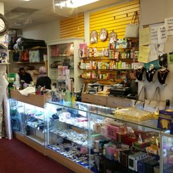 A & H Merkato - Great store and great people who work here.