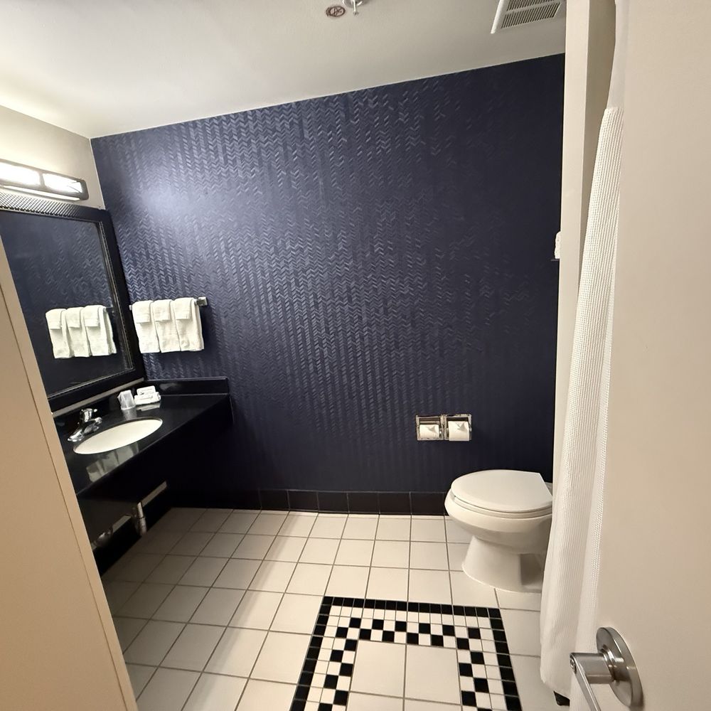 Fairfield by Marriott Inn & Suites Tehachapi - bathroom - Hotels Near Me - Tehachapi, California Fairfield by Marriott Inn & Suites Tehachapi - bathroom - Hotels Near Me - Tehachapi, California