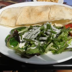 A la Bon'Heure - Plat du jour à 8.90€: poulet, oignons, sauce à la crème, haricots verts et salade