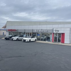 Ed Martin Nissan - New Nissan show room and customer parking.
